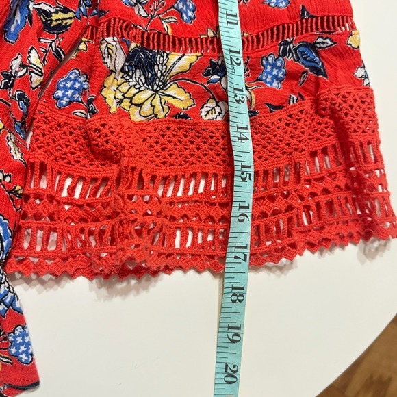 Democracy Boho Floral Blouse Womens Plus 1X Red Crochet Bell Sleeve Top Festival - Picture 9 of 10